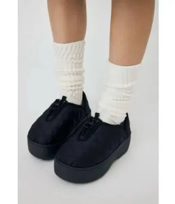 moussy SUBU FRONT ZIP QUILTED 슬립온