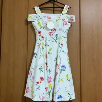 Chesty 플라워 프린트 슬리브리스 원피스