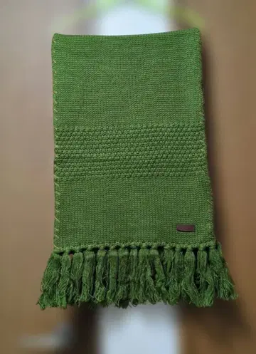 pinue 밴딩 스티치 니트 머플러