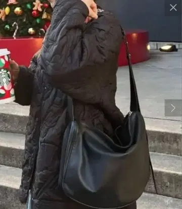 스와로 바닥 숄더백 이아 파피요네