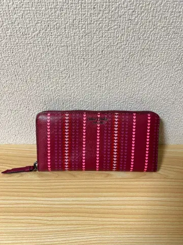 [ kate spade 케이트 스페이드 ] 장지갑 하트 무늬