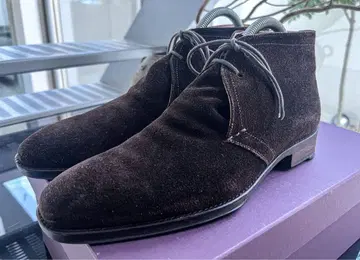 다크 브라운 스웨이드 처카 부츠