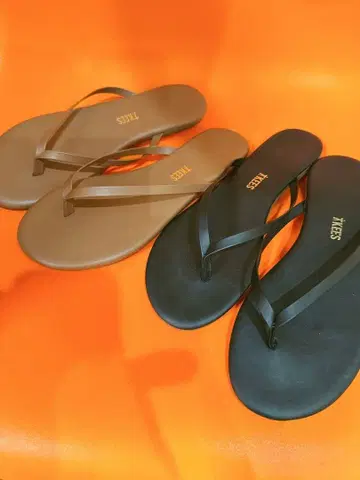 TKEES 비치 샌들 2색 세트