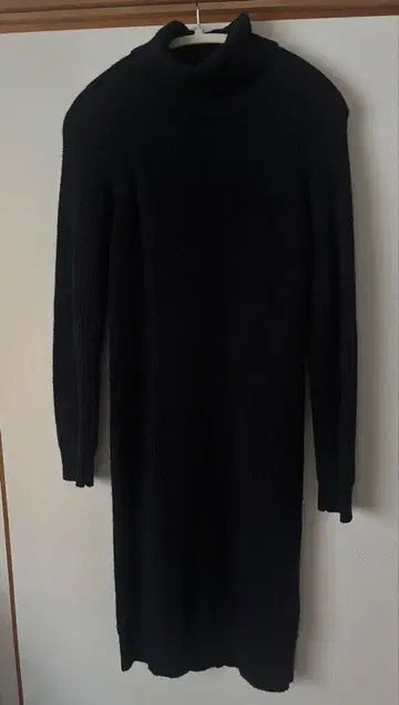 URBAN RESEARCH 네이비 터틀넥 롱 니트 원피스