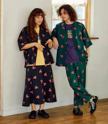 고 슬로우 카라반 부처 올 패턴 프린트 스커트 12,100엔 새상품급