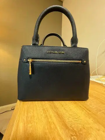 할인 MICHAEL KORS 네이비 핸드백 숄더백