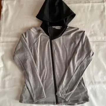 데상트 골프 후드 부착 후드티 여성용