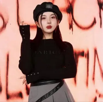 Darich 다리치 그래픽 스터드 니트 (블랙)