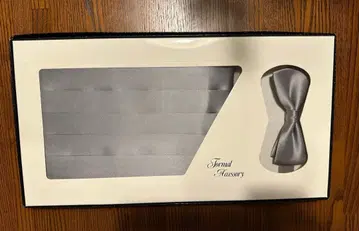 카머밴드, 타이 세트