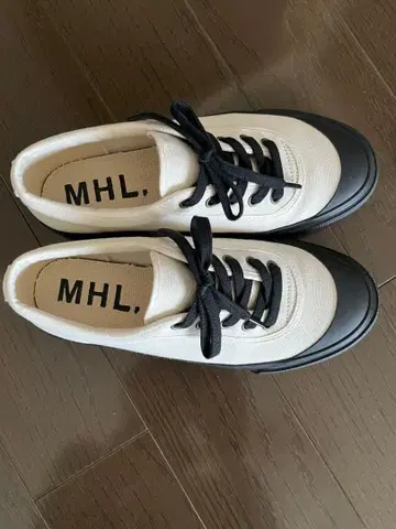 MHL. 문스타 스니커즈 24.0cm