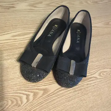 DIANA 블랙 플랫슈즈