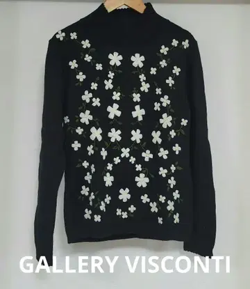 갤러리 비스콘티 꽃무늬 니트 네이비 스웨터