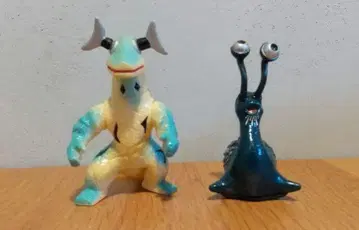 울트라맨 괴수 피규어 2체 세트 엘레킹 나메곤