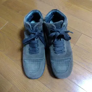 캠퍼 카키 스웨이드 하이컷 부츠