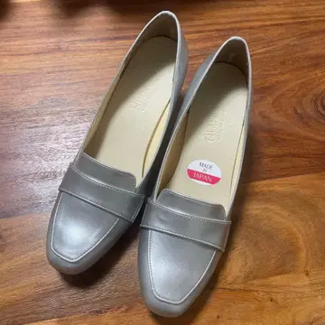 아폰상 콜라보 힐 로퍼 실버 여성용 로퍼 24.0cm