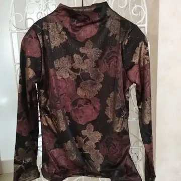 [ 새상품 cawaii ] 티셔츠 상의 하이넥 긴팔 속기모 라메 화려함