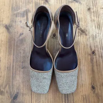 꼼므싸 베이지 트위드 하이힐