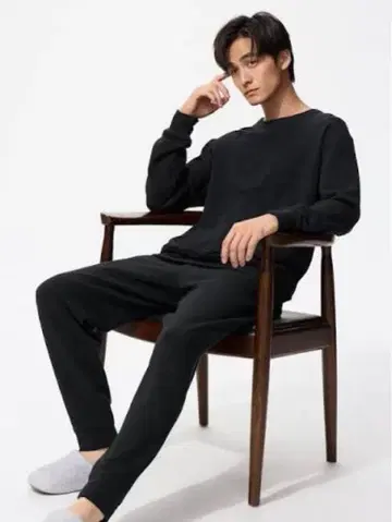 유니클로 울트라 스트레치 맨투맨 세트