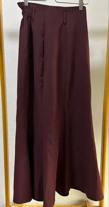 버건디 플레어 스커트 사이드 지퍼