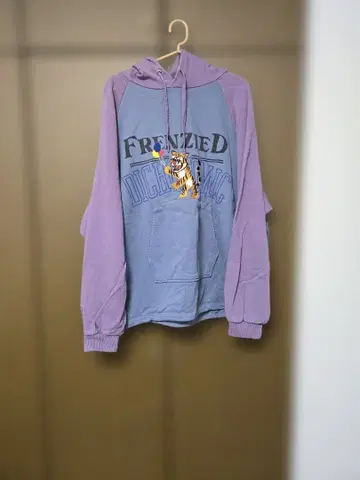 RNA M2349 타이거 크라운 래글런 후디