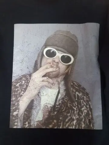 지나시스 커트 코베인 맨투맨 FREEsize 닐바나