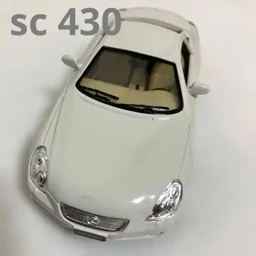 화이트 쿠페형 미니카