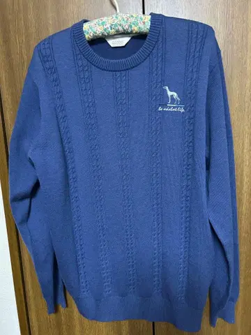 네이비 케이블 니트 스웨터