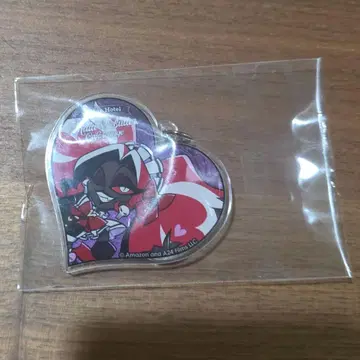 해즈빈 호텔 애니카페 벨벳 하트형 아크릴 키링