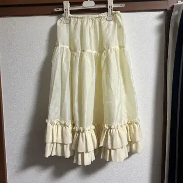 Innocent World 아이보리 프릴 달린 언더 스커트