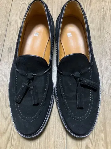 블랙 스웨이드 태슬 로퍼