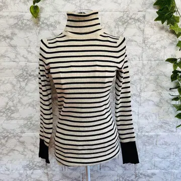 [ e67 ] [ 갭 ] 스트라이프 터틀넥 긴팔 상의 [ S ] 하자품