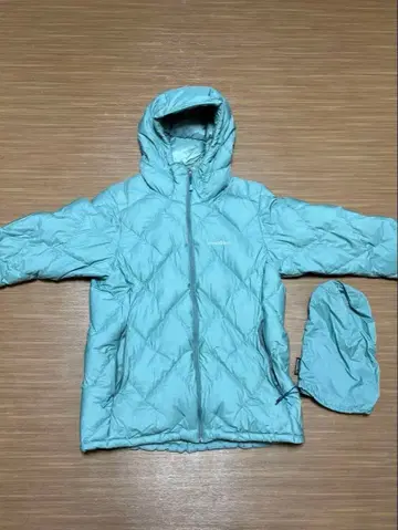 montbell 네쥬 다운 인기 스카이블루 한정 컬러입니다