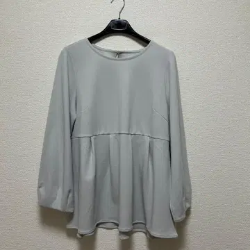 새상품! 그레이 페플럼 스타일 긴팔 상의