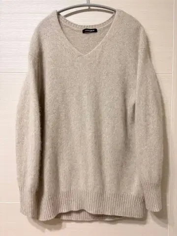 LAUTREAMONT 베이지 V넥 스웨터