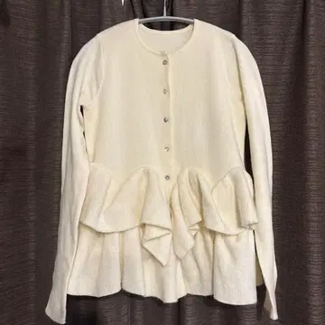 아이보리 프릴 긴팔 가디건