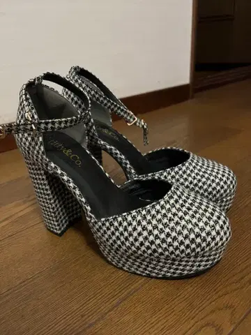 [ 미사용 새상품 ] titty&Co. 펌프스 힐 하운드투스 체크 패턴