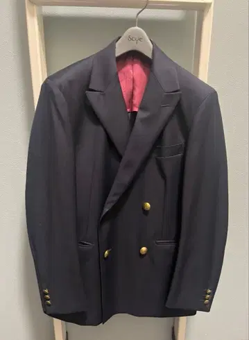 [ 미사용품 ] Scye 한정판 출시 네이비 자켓 38