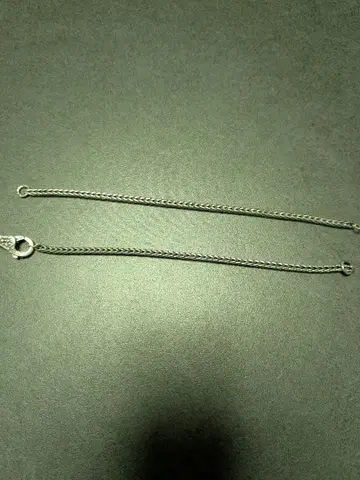 실버 팔찌 체인과 참