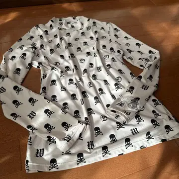 댄스 위드 드래곤 이너 하이넥 스컬 올 패턴 DWD