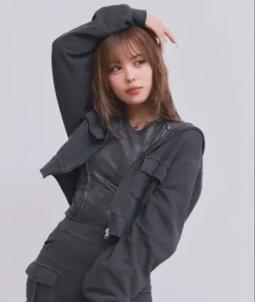 블랙 크롭 후드티 & 스커트 세트