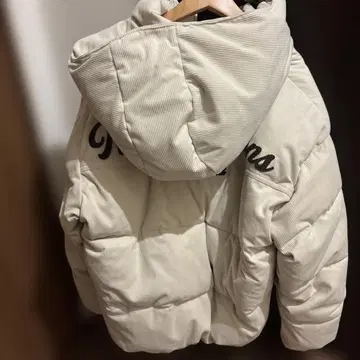 로데오 크라운즈 아이보리 다운 자켓