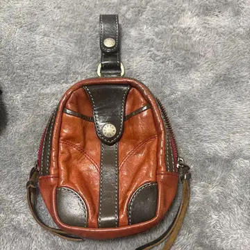 UNISON DEPT. 가죽 바디백