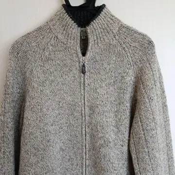 AJ 베이지 계열 니트 스웨터 M 사이즈