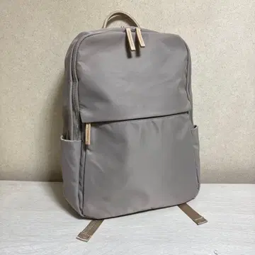 [ 새상품 미사용 ] 백팩 대용량 경량 PC 수납 가능 그레이
