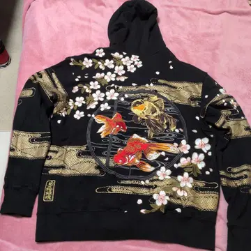 금붕어와 벚꽃 자수 후드티