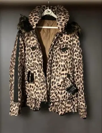 이타리야 레오파드 무늬 패딩 자켓