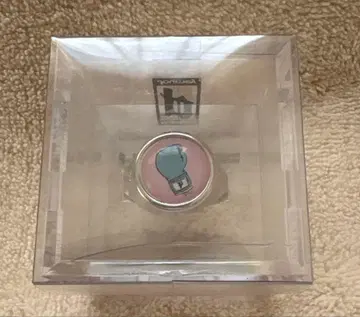 POINTLESS JOURNEY TOY RING 'Glove'