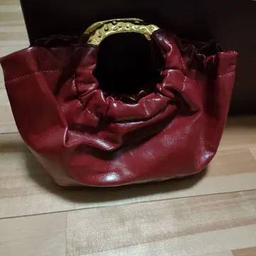 레드 x 골드 핸드백