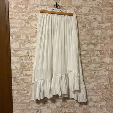 화이트 플리츠 롱 스커트 프릴 밑단