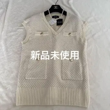 미사용 새상품 쿠 드 샹스 니트 베스트 아이보리 골드 버튼